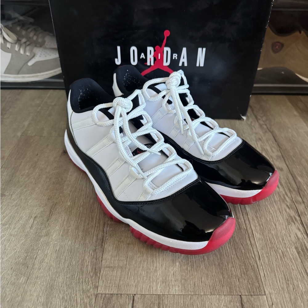 Air Jordan 11 Retro Low Sneakers - Concord Bred - sz 11.5